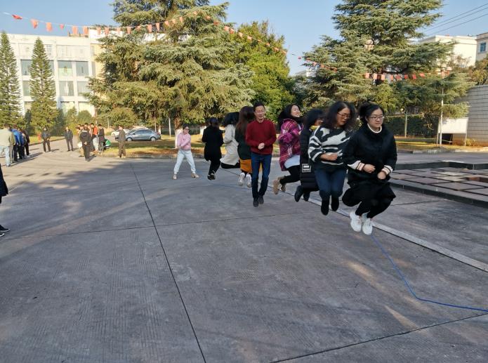 1670808399251264 1670808399251264